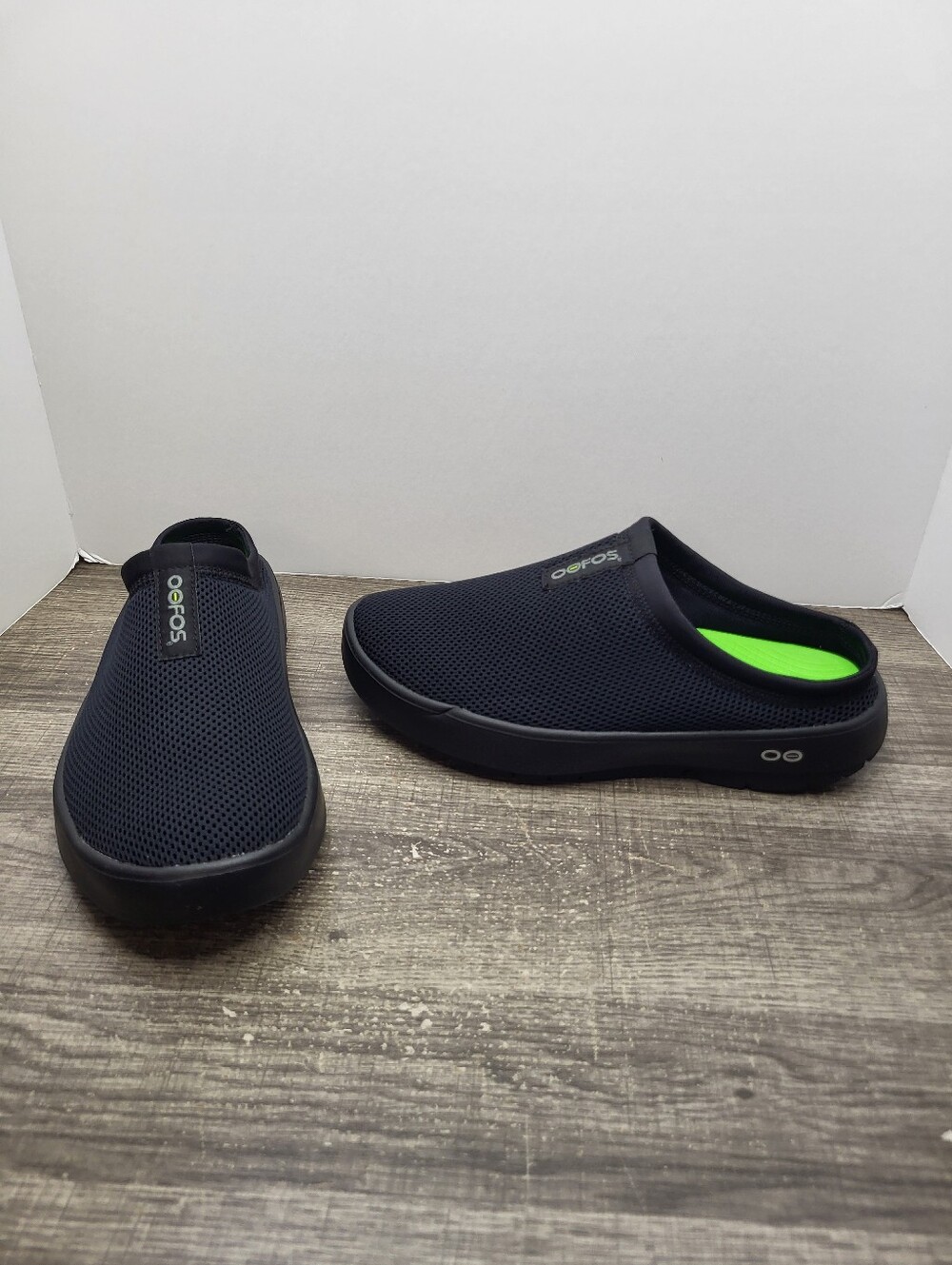 Oofos Oocoozie Sport Mule  Slippers Cushioned Shoes Black Womens Sz 8.5